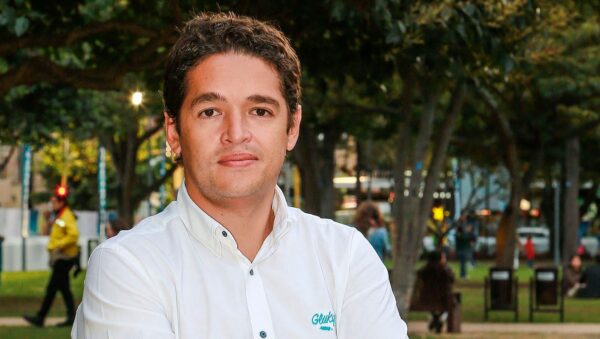 Colombiano inspira a empleados a comprometerse con su trabajo - colombiano inspira a empleados a comprometerse con su trabajo colombiano inspira a empleados a comprometerse con su trabajo